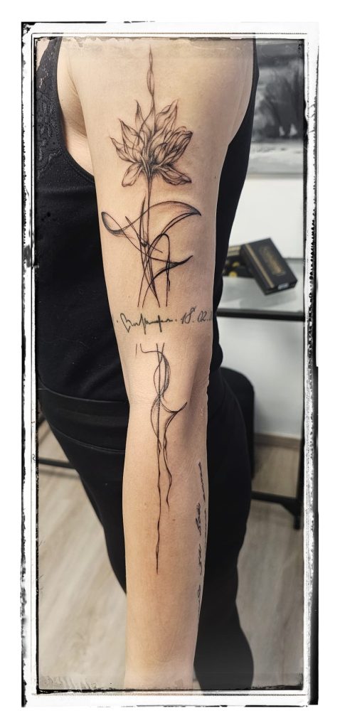 Fineline Tattoo Floral + Unterarm frisch gestochen + True Nature Zwickau