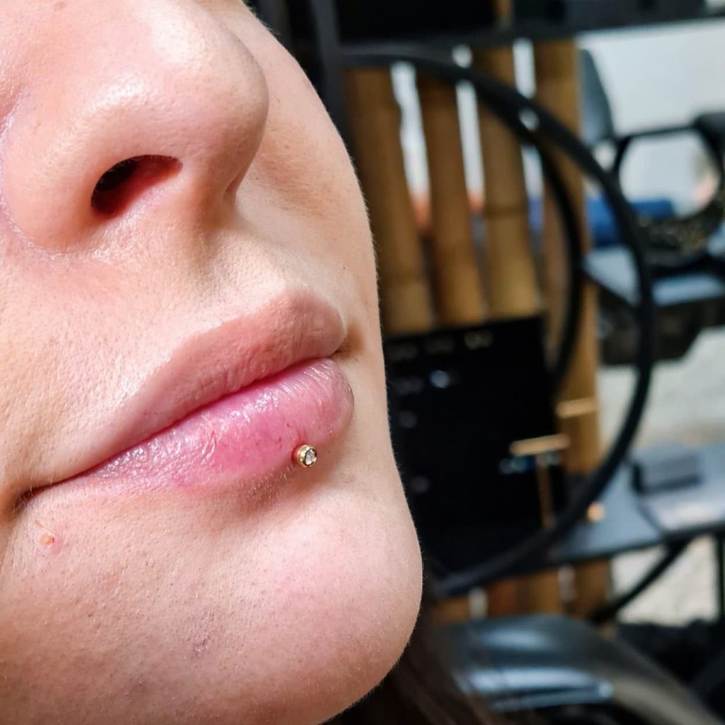 lippen-piercing, gold-stecker, true-nature-tattoo, zwickau